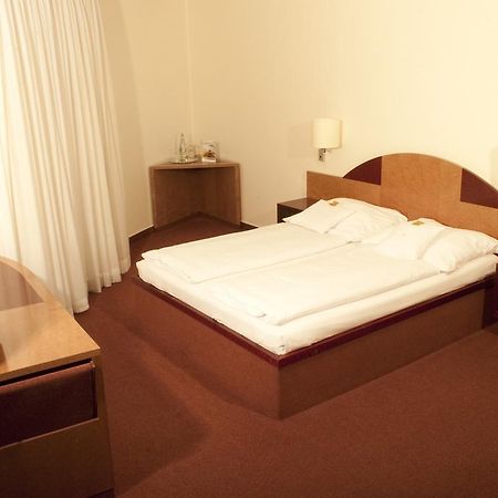 Hotel Rolandsburg Ντίσελντορφ Δωμάτιο φωτογραφία