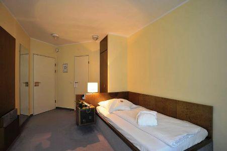 Hotel Rolandsburg Ντίσελντορφ Δωμάτιο φωτογραφία