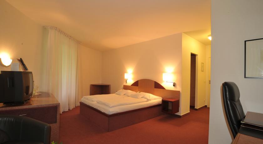 Hotel Rolandsburg Ντίσελντορφ Εξωτερικό φωτογραφία
